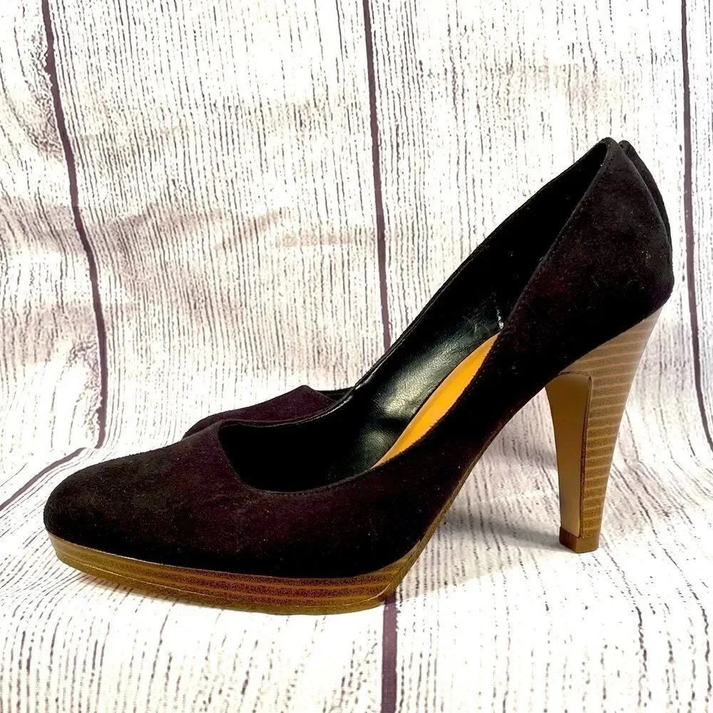 BLACK SUEDE FIONI PUMP SIZE 6.5 w 4” STACKED HEEL